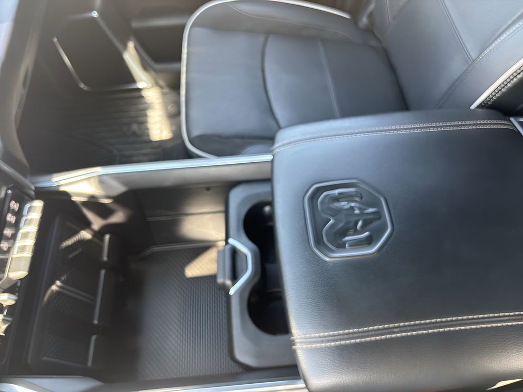 Used 2025 RAM 3500 Laramie AWD/4WD image 27