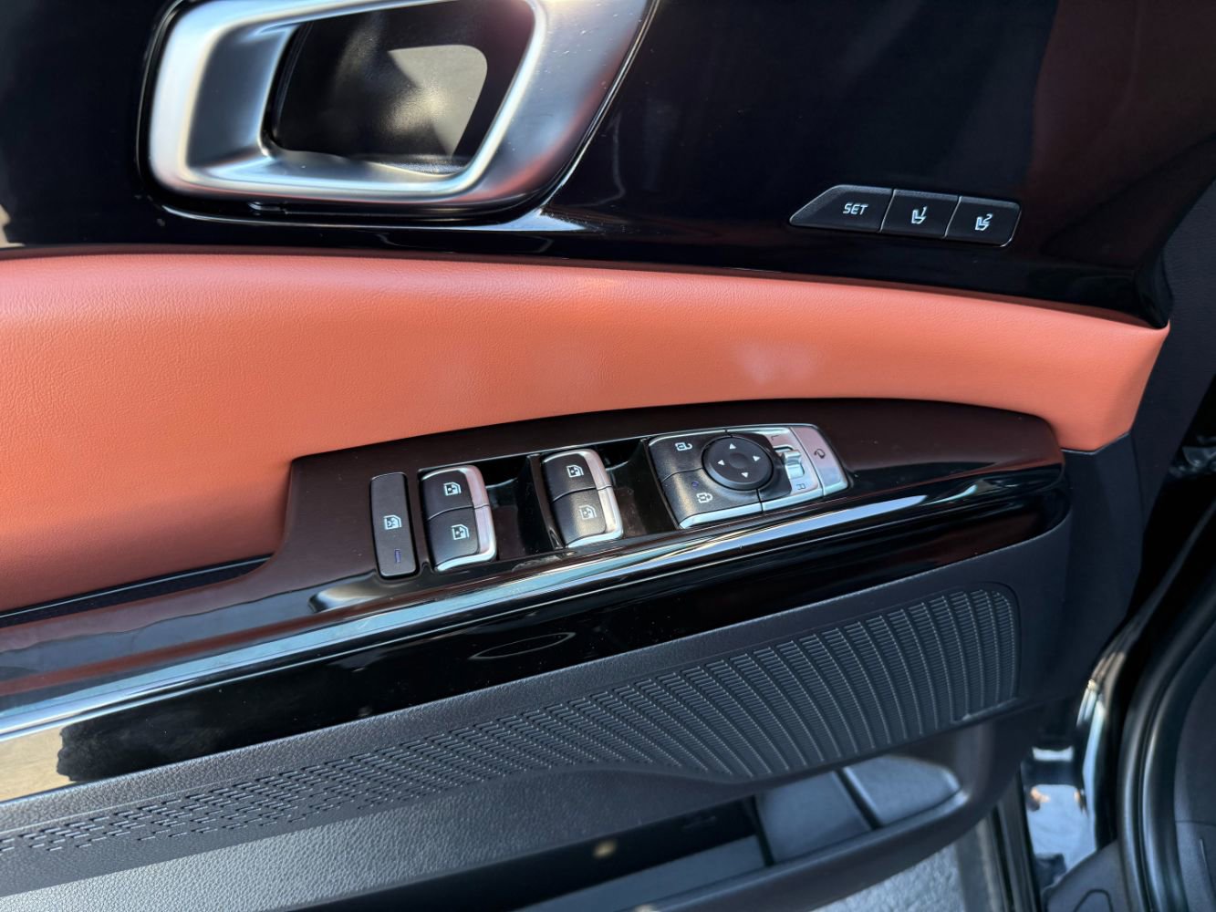 Used 2024 Kia Carnival SX Prestige image 23