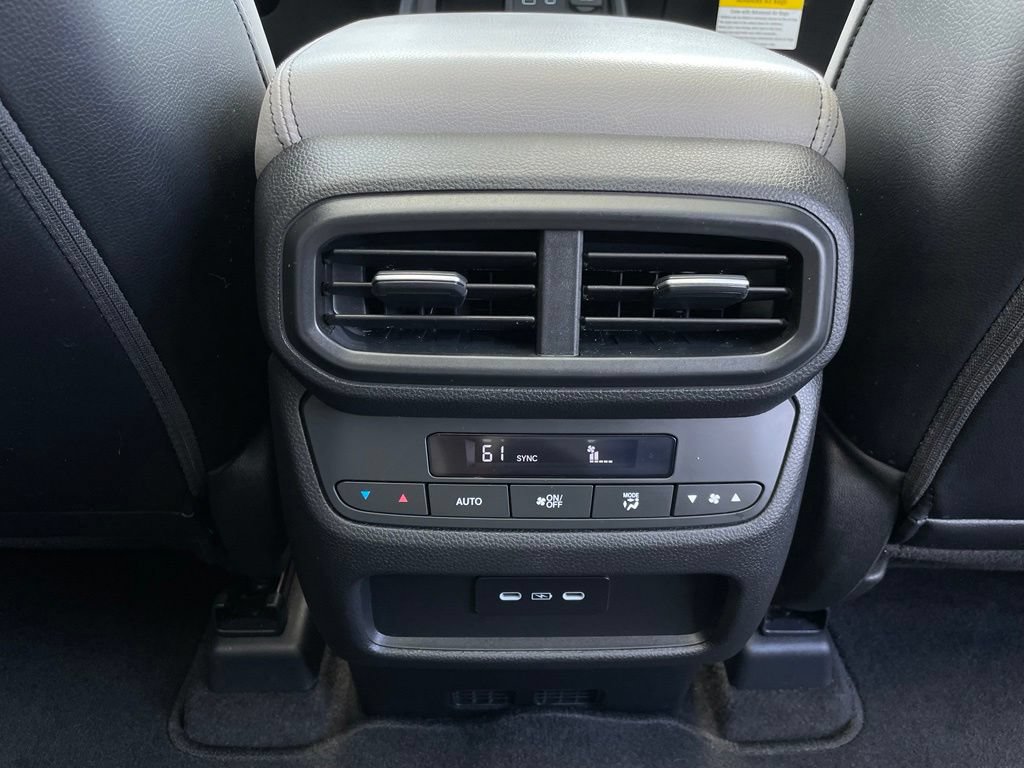 Certified 2024 Honda Pilot Touring image 36