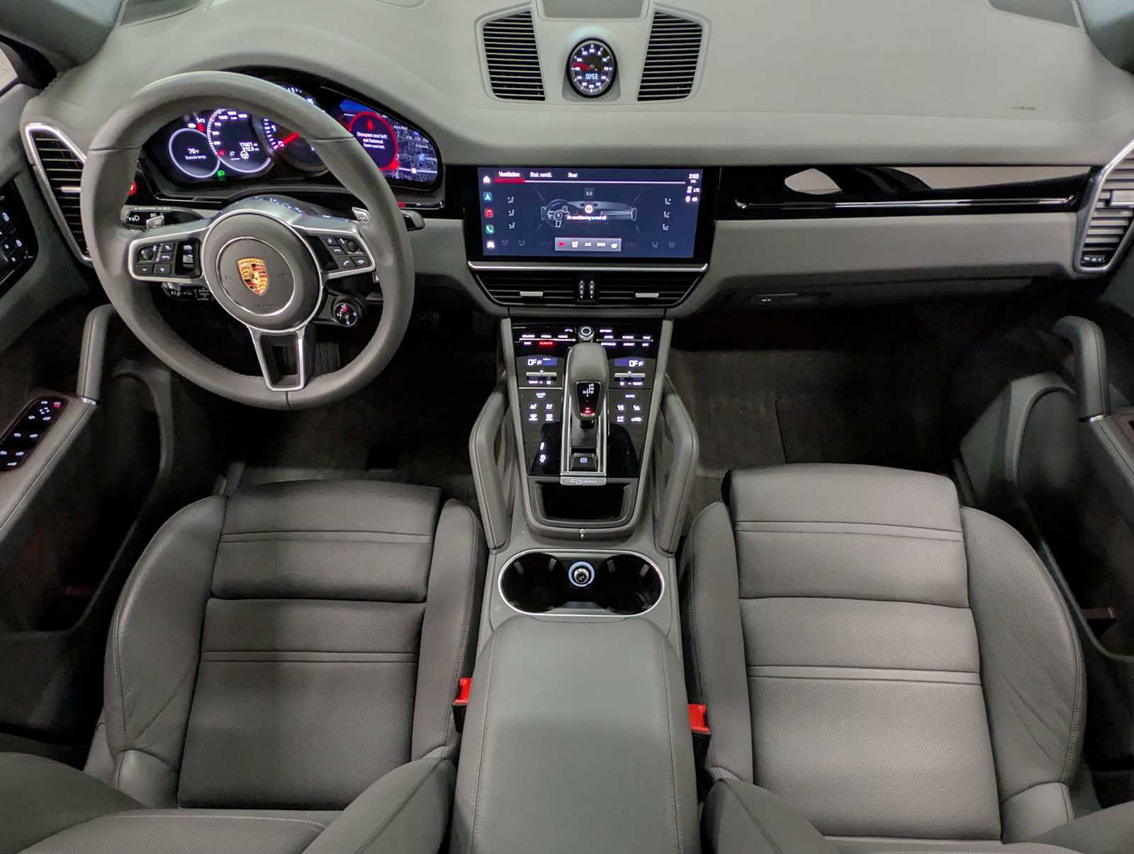 Used 2023 Porsche Cayenne Coupe image 21