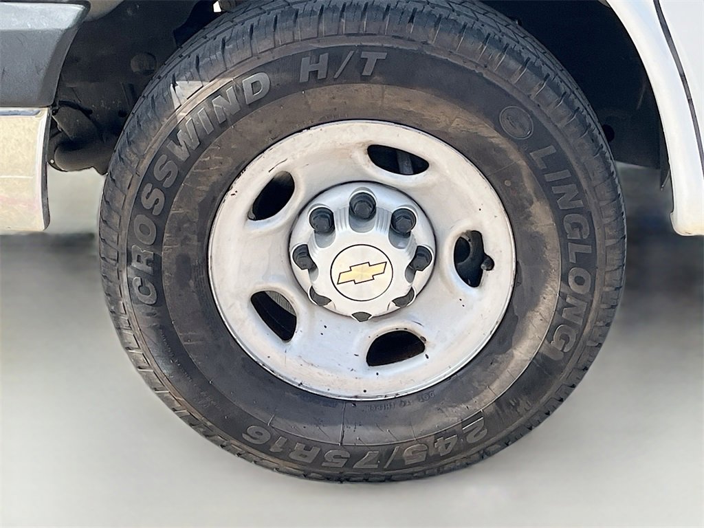 Used 2024 Chevrolet Express 2500 w/ Driver Convenience Package image 25