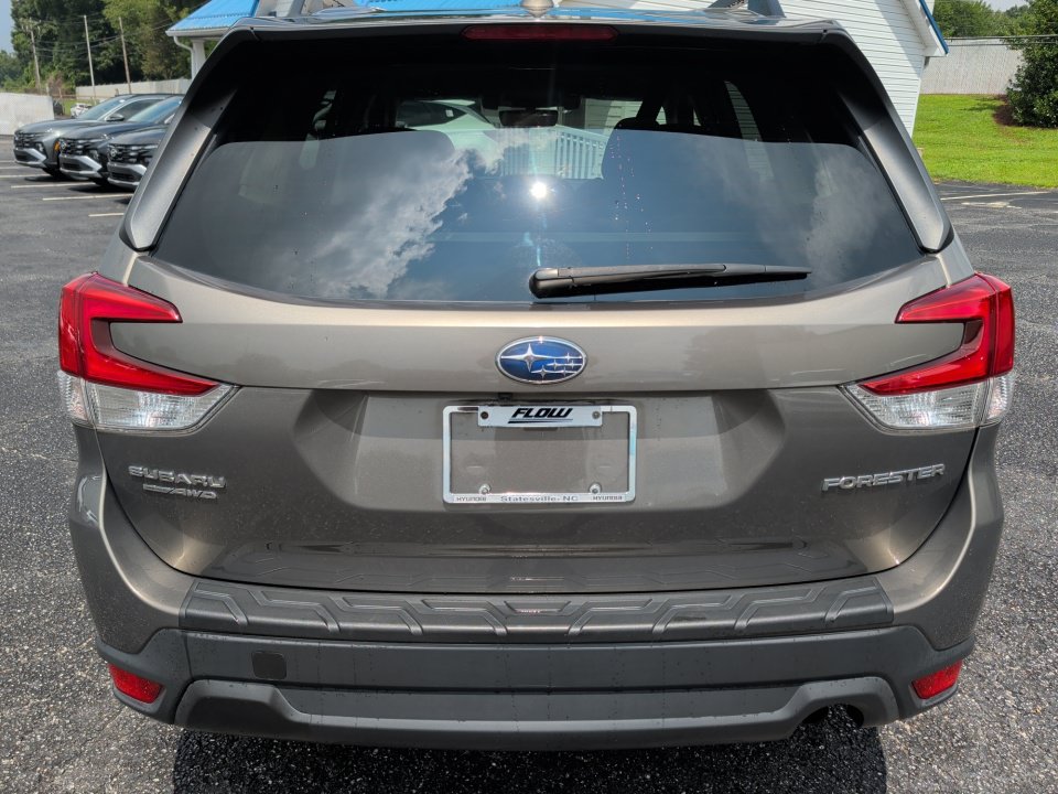 Used 2020 Subaru Forester Premium AWD/4WD image 18