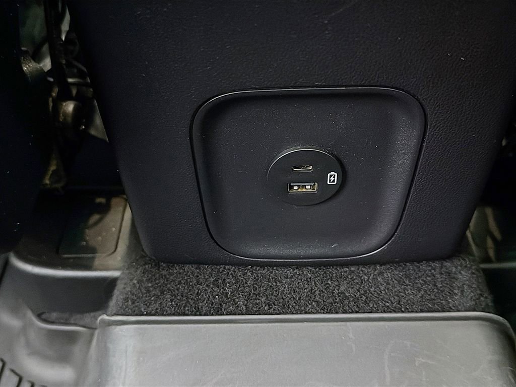 Used 2022 Ford Escape SE image 32