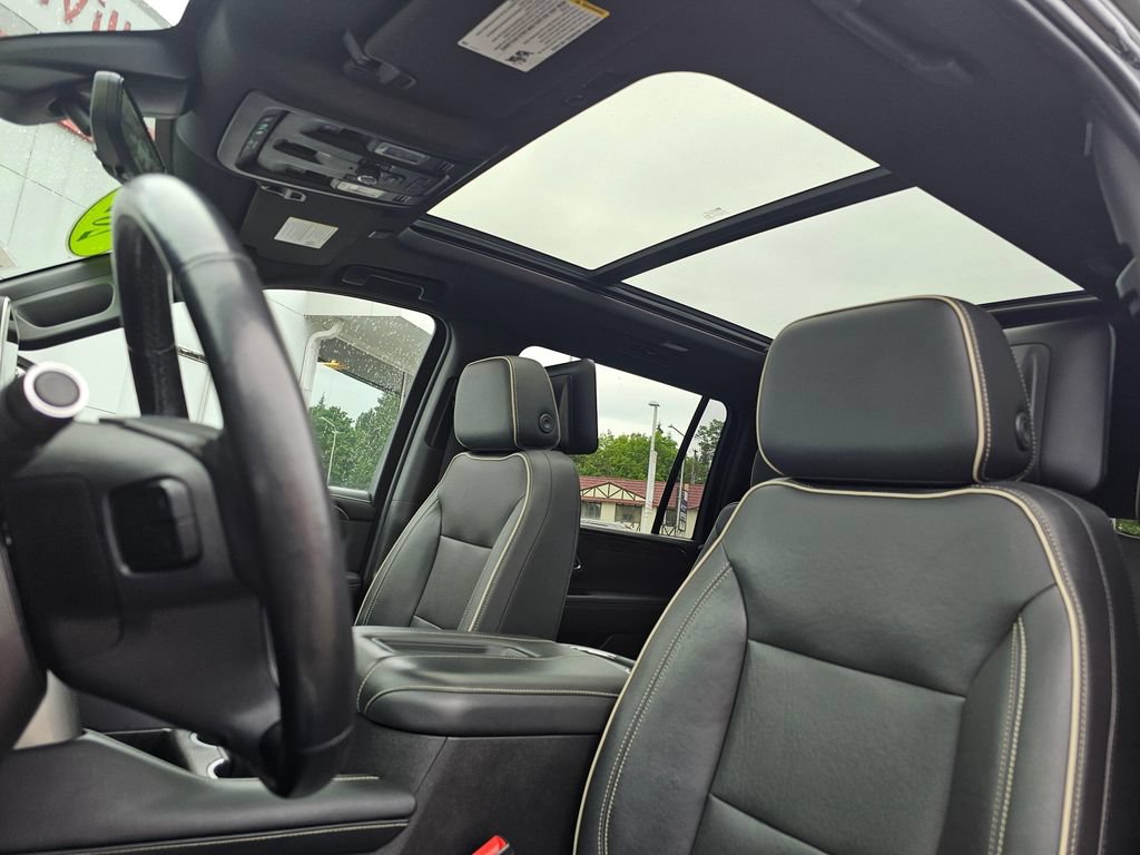 Used 2021 Chevrolet Suburban Premier AWD/4WD image 25