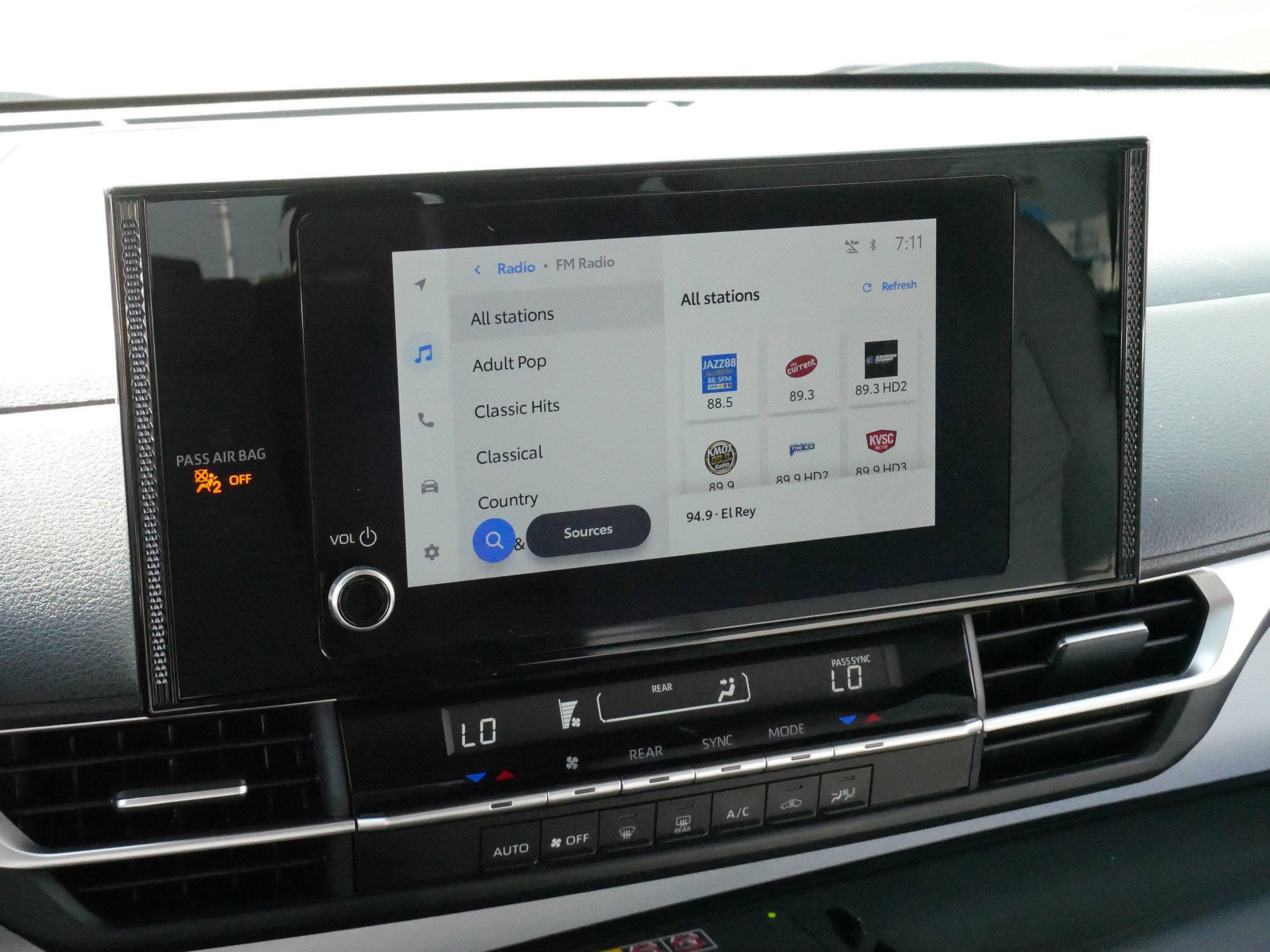 Certified 2025 Toyota Sienna LE FWD image 22