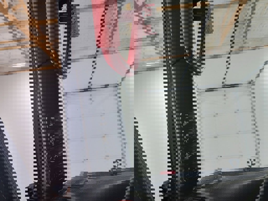 Used 2018 Jeep Wrangler Unlimited Rubicon w/ Connectivity Group image 21