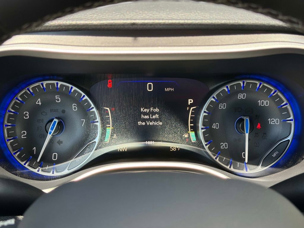 Used 2026 Chrysler Pacifica Select FWD image 29