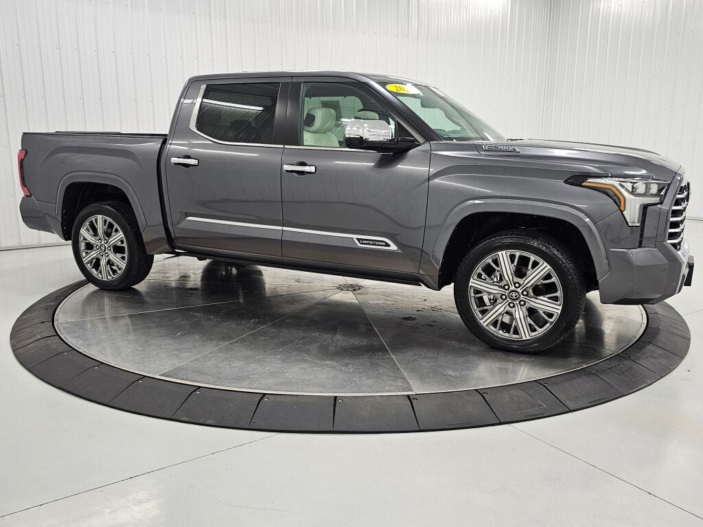Used 2025 Toyota Tundra Capstone AWD/4WD image 7