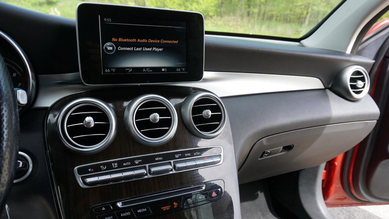 Used 2017 Mercedes-Benz GLC 300 4MATIC image 16