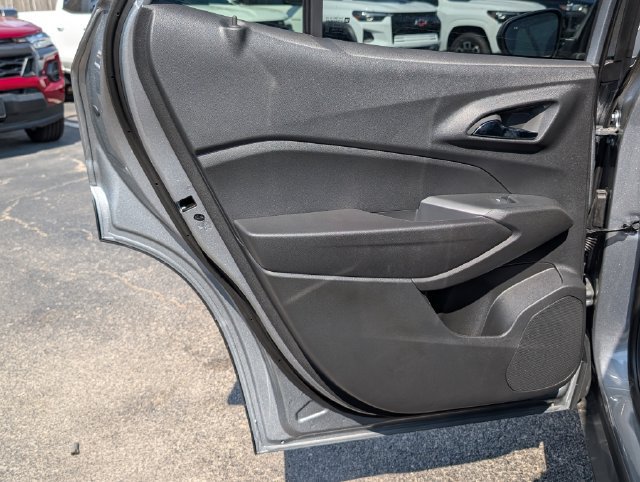 New 2026 Chevrolet Trax LT w/ Sunroof Package FWD image 8