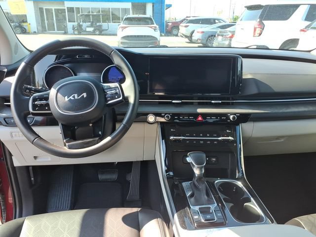 Used 2024 Kia Carnival EX FWD image 14