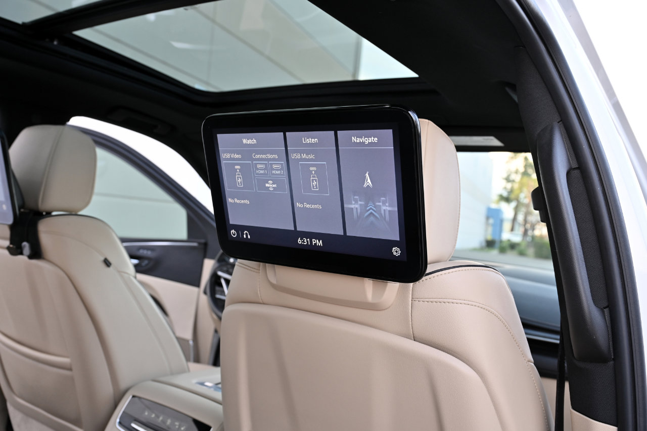 Used 2021 Cadillac Escalade Premium Luxury image 27