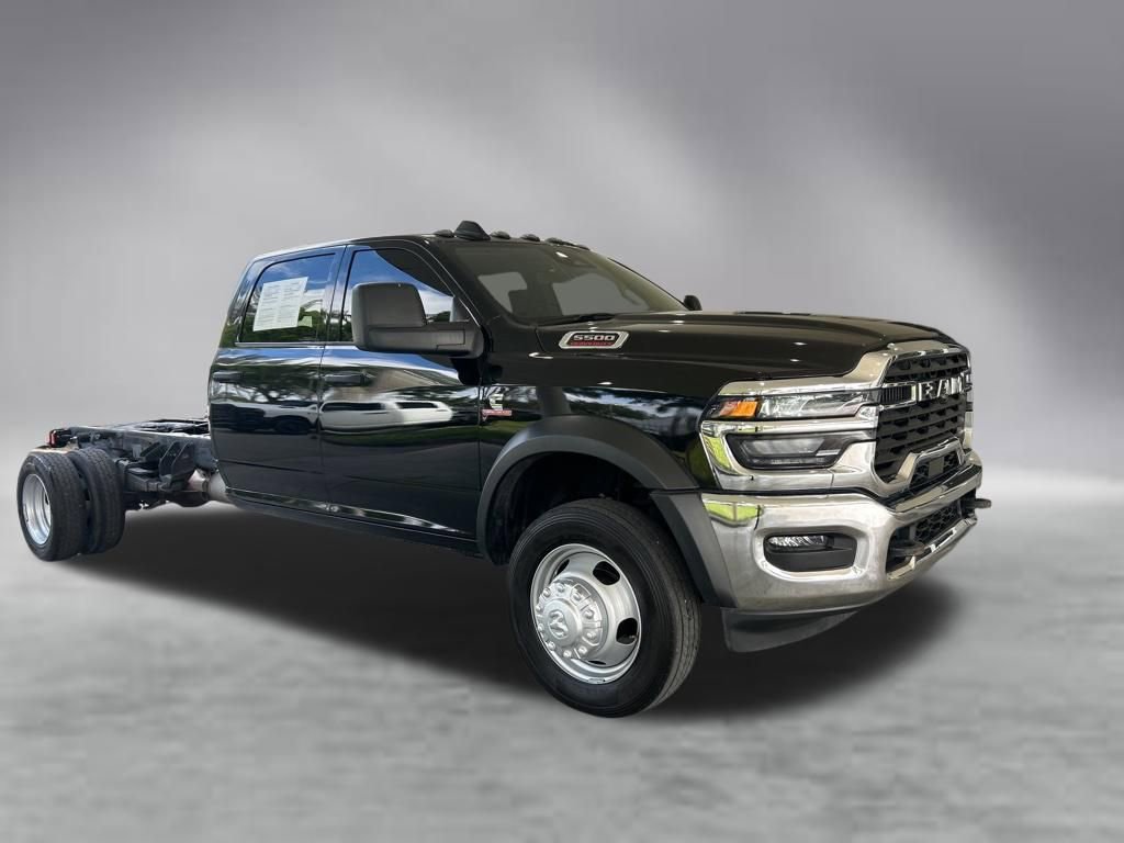 Used 2025 RAM 5500 Tradesman w/ Chrome Appearance Group AWD/4WD image 2