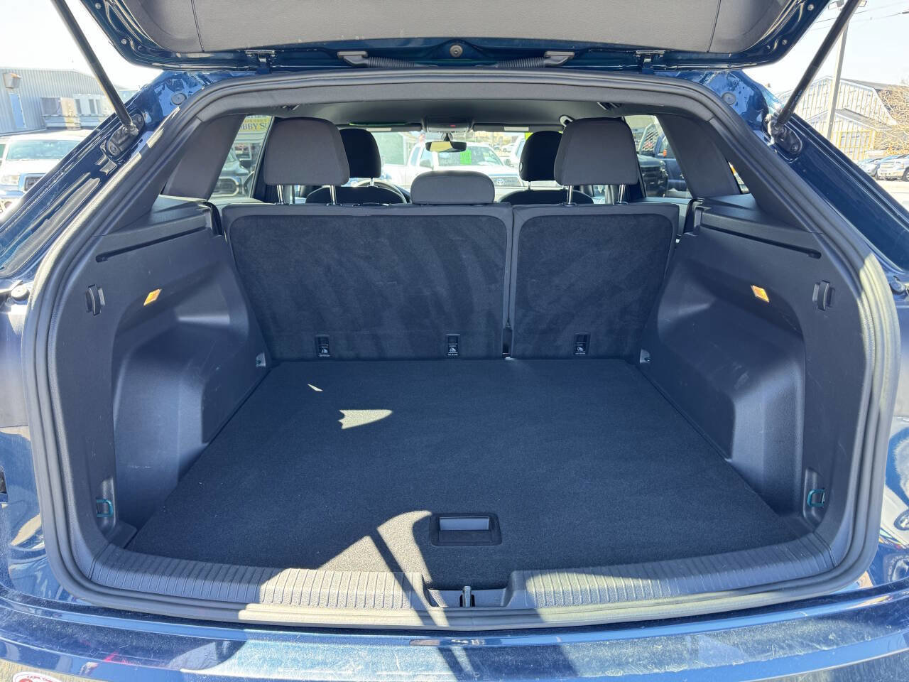 Used 2020 Volkswagen Atlas Cross Sport S image 28