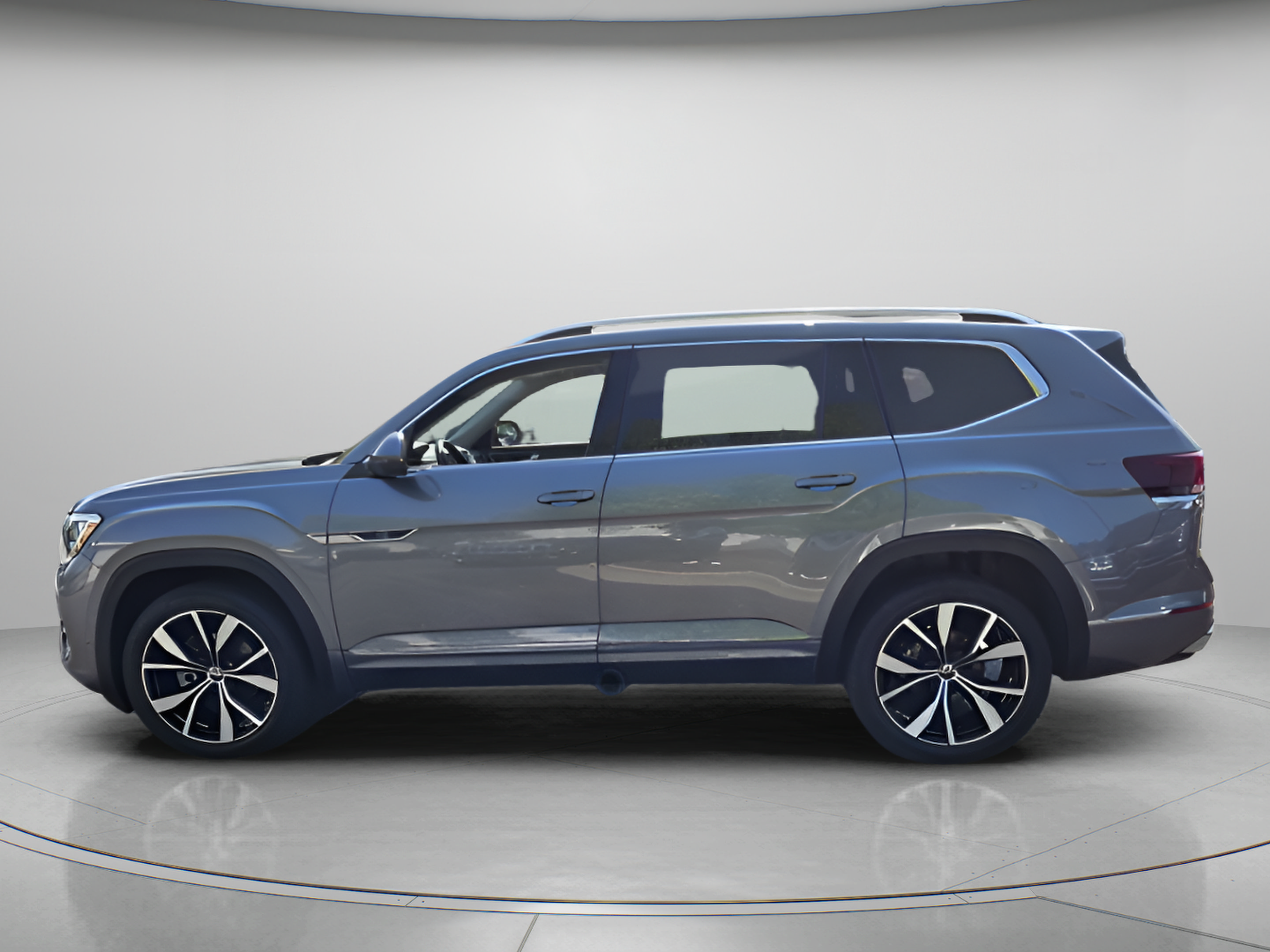 Used 2024 Volkswagen Atlas SEL Premium R-Line AWD/4WD image 2