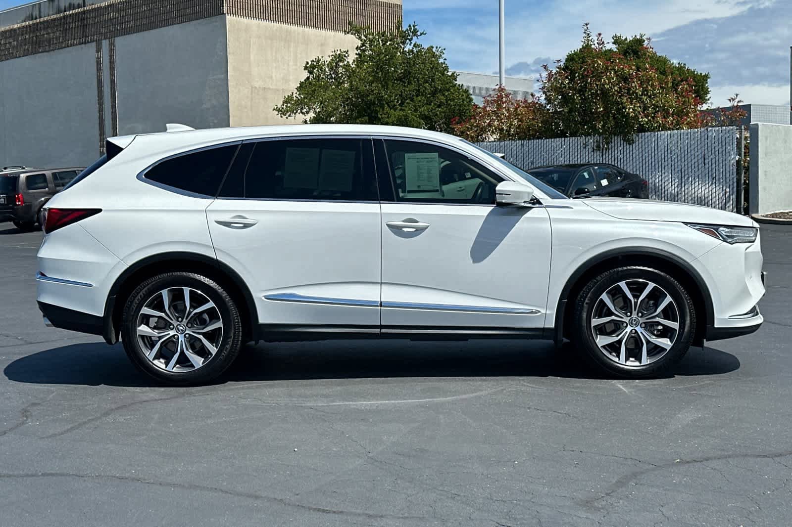 Used 2022 Acura MDX SH-AWD w/ Technology Package image 6