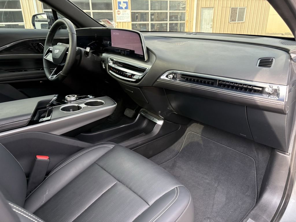 Used 2024 Cadillac Lyriq Luxury RWD image 29