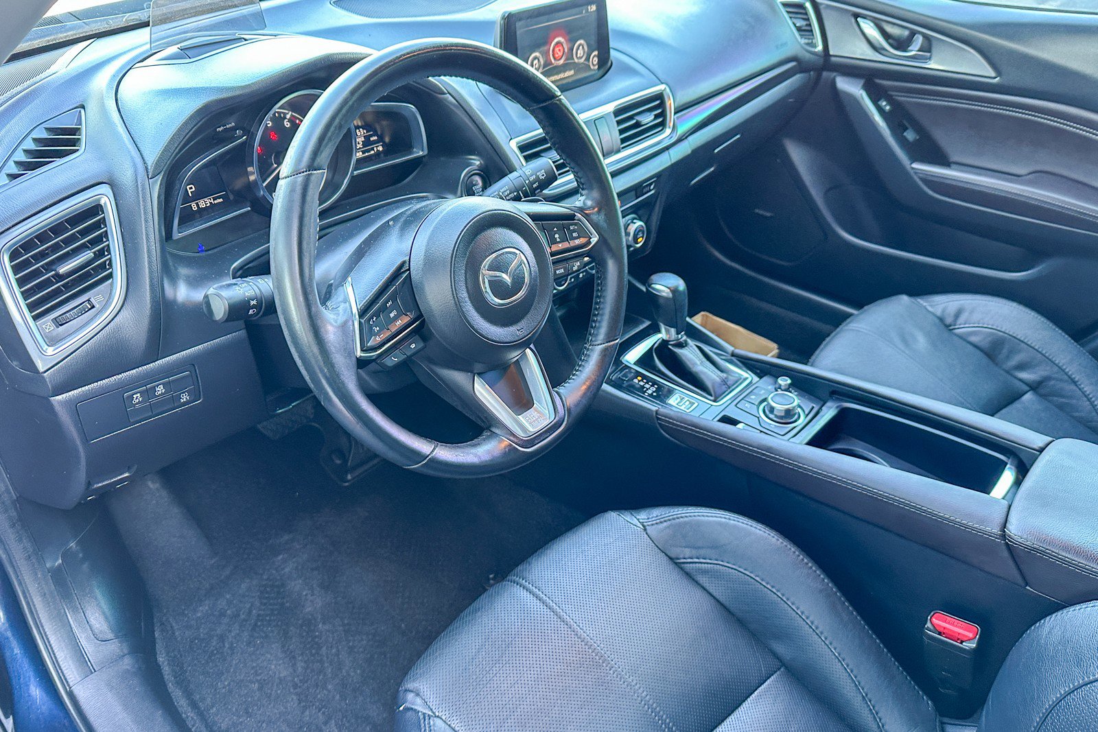 Used 2018 MAZDA MAZDA3 Grand Touring w/ Premium Equipment Package image 9