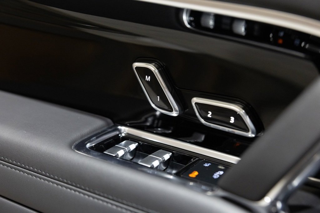 Used 2023 Land Rover Range Rover SE image 15