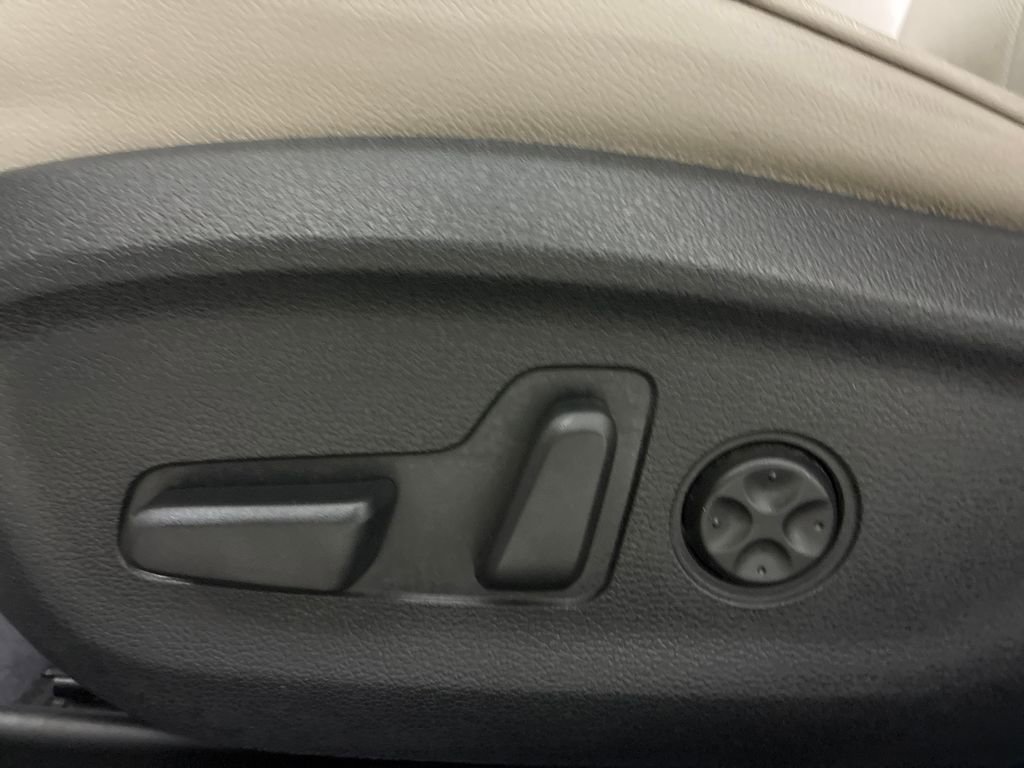 Used 2016 Hyundai Sonata Limited w/ Option Group 05 image 24