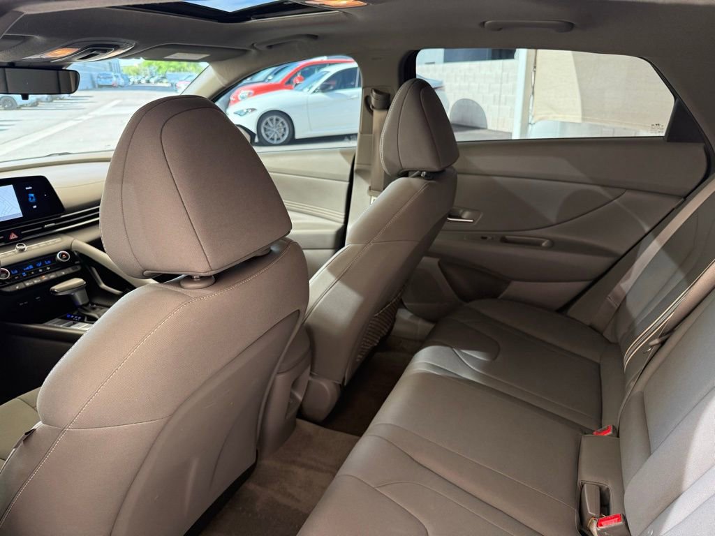 Used 2024 Hyundai Elantra SEL w/ Convenience Package FWD image 17