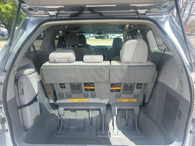 Used 2014 Toyota Sienna LE image 16