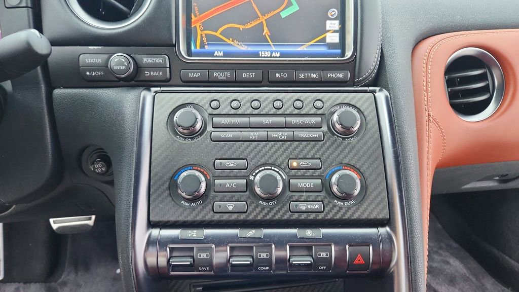 Used 2015 Nissan GT-R Premium image 34