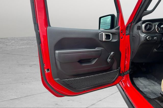 Used 2023 Jeep Wrangler Willys image 34