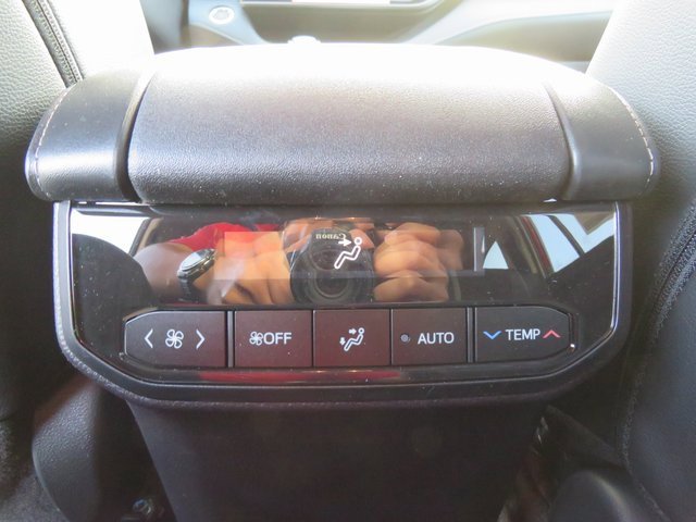 New 2025 Toyota Highlander XLE image 23