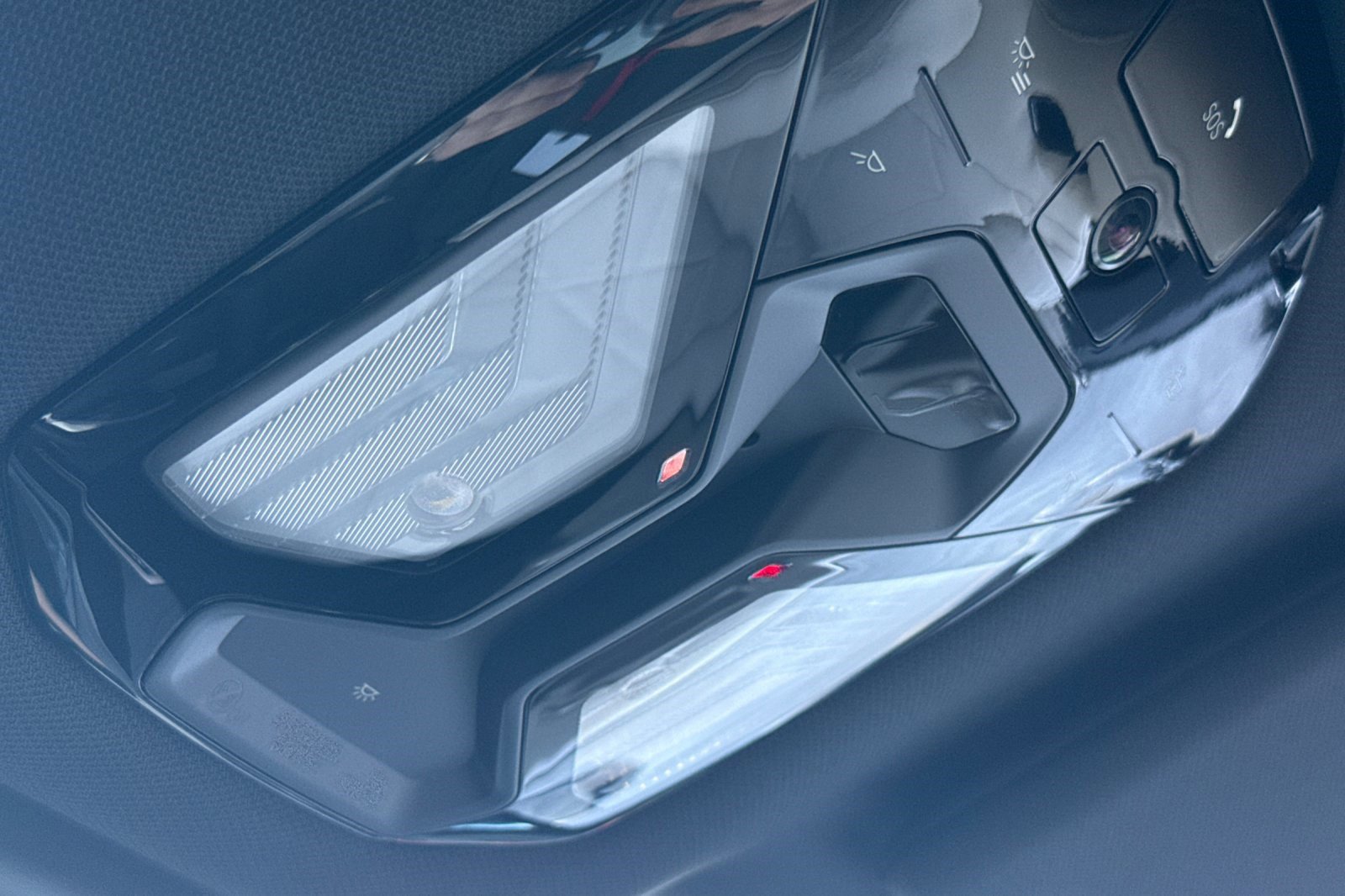 Used 2025 BMW iX xDrive50 w/ Premium Package image 22