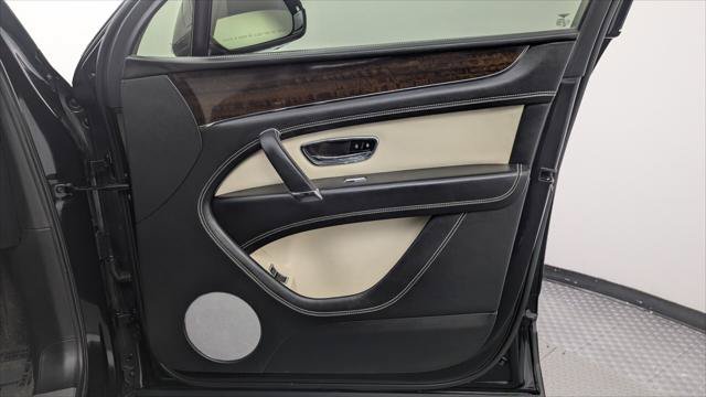 Used 2019 Bentley Bentayga AWD/4WD image 23