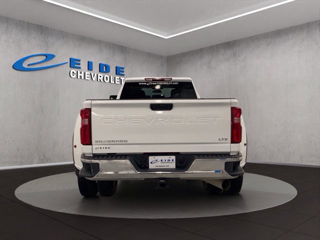 Used 2026 Chevrolet Silverado 3500 LTZ w/ LTZ Convenience Package AWD/4WD image 15