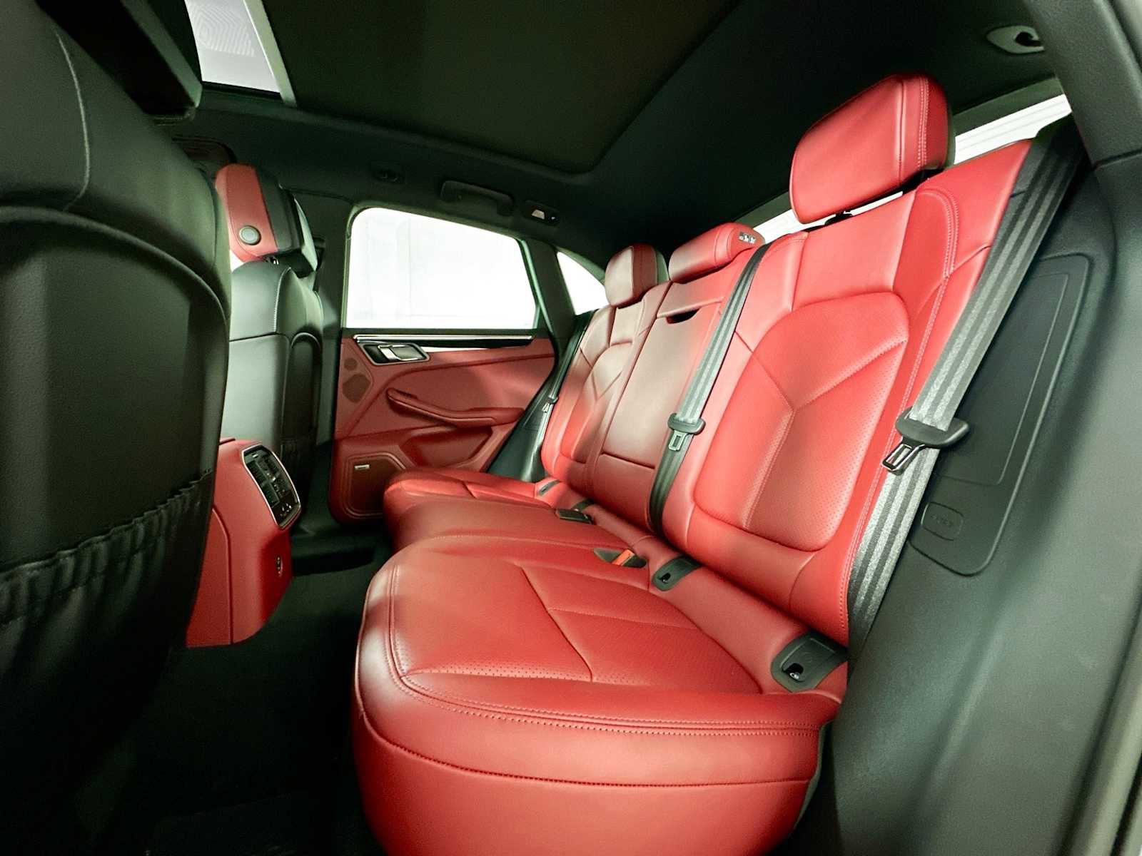 New 2025 Porsche Macan S image 23