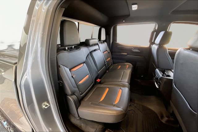 Used 2023 GMC Sierra 1500 AT4 w/ Technology Package AWD/4WD image 17