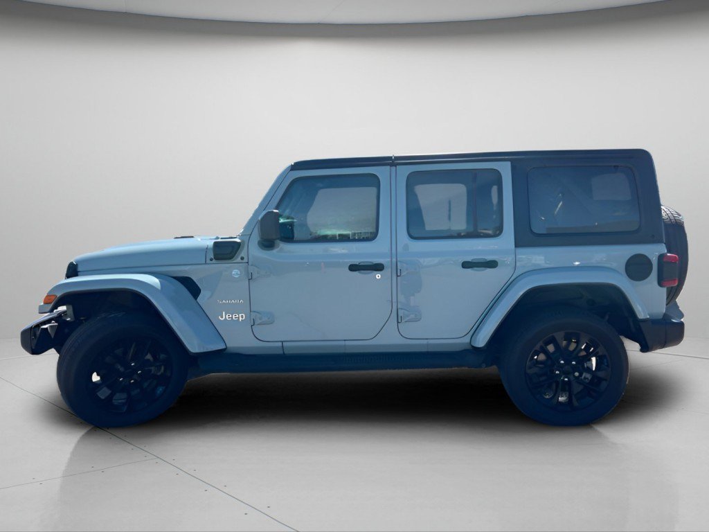 Used 2023 Jeep Wrangler Unlimited Sahara AWD/4WD image 11