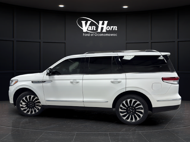 Used 2023 Lincoln Navigator Black Label AWD/4WD image 4
