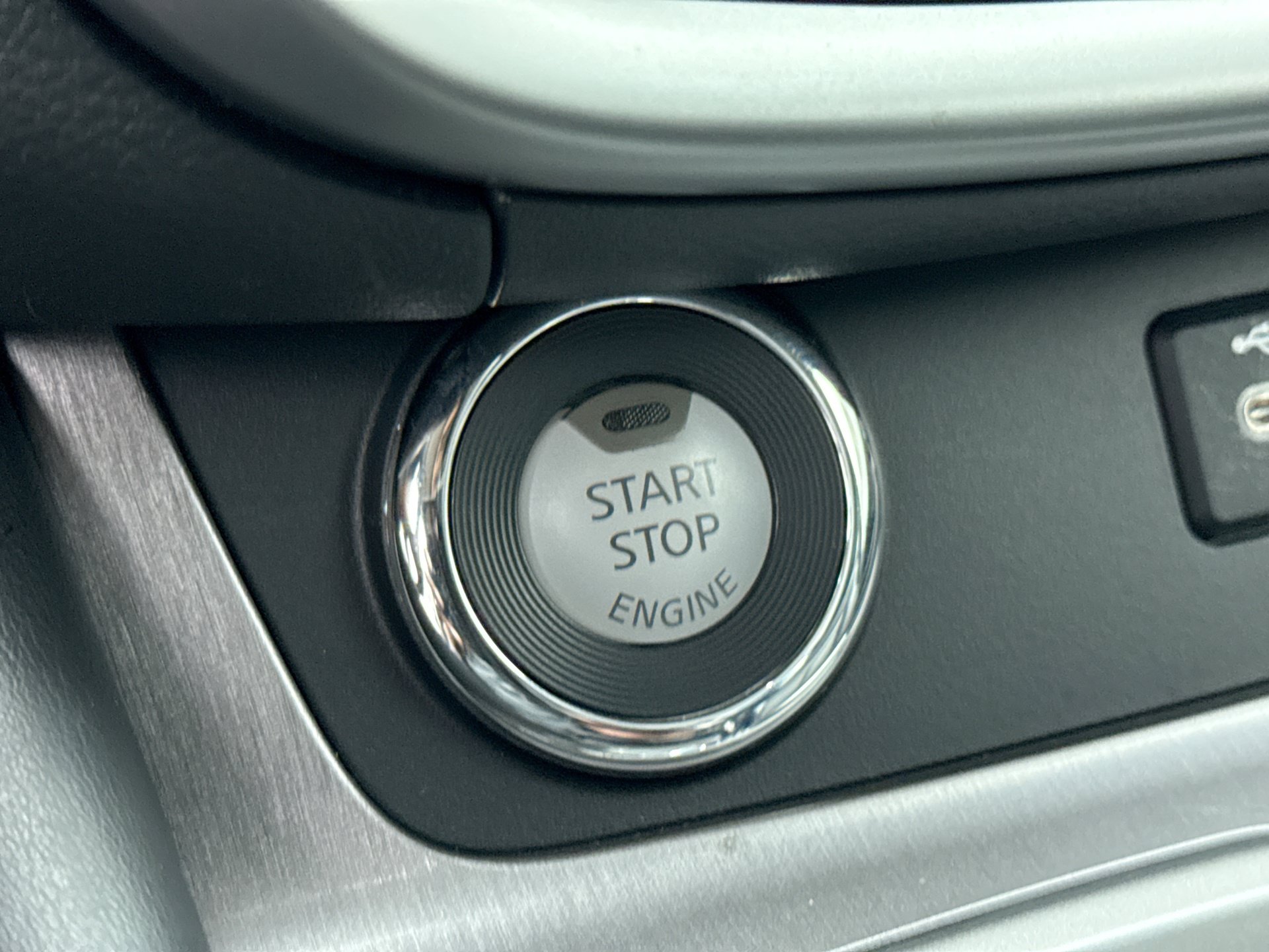 Used 2024 Nissan Murano SV w/ SV Midnight Edition Package AWD/4WD image 19