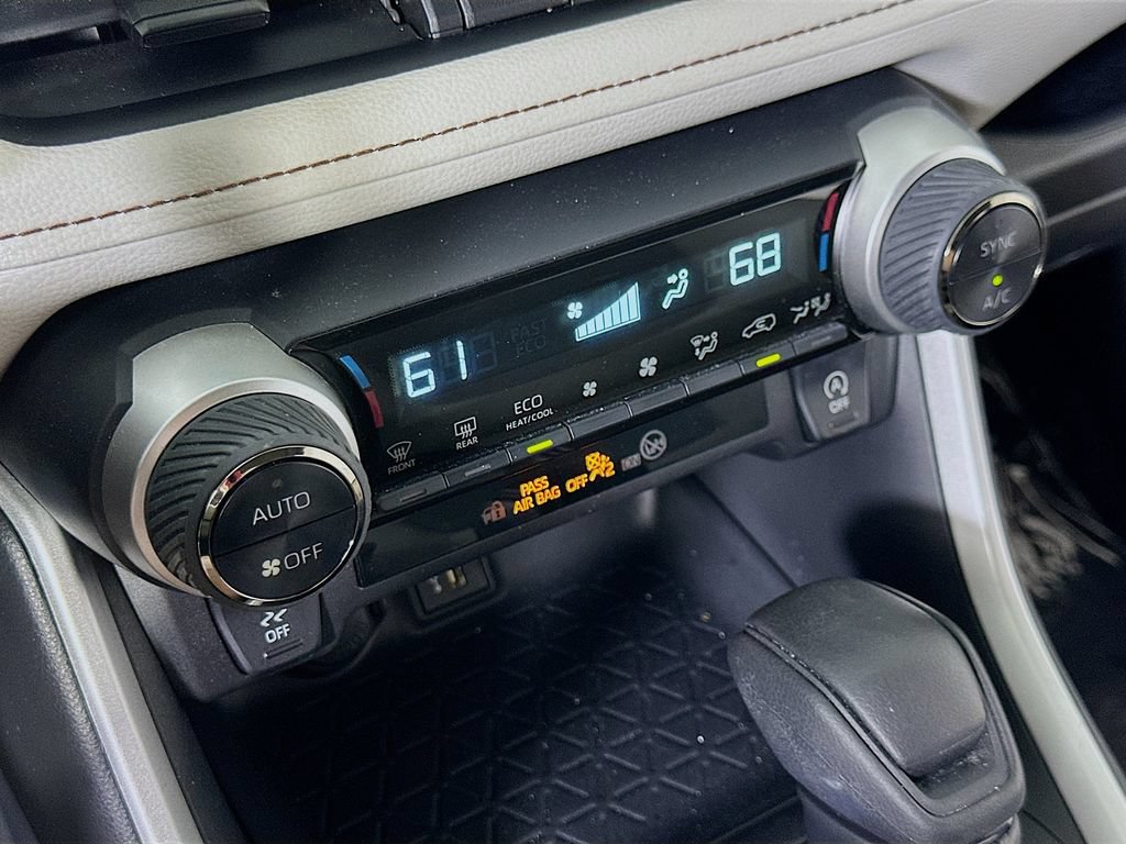 Used 2025 Toyota RAV4 XLE w/ Convenience Package FWD image 24