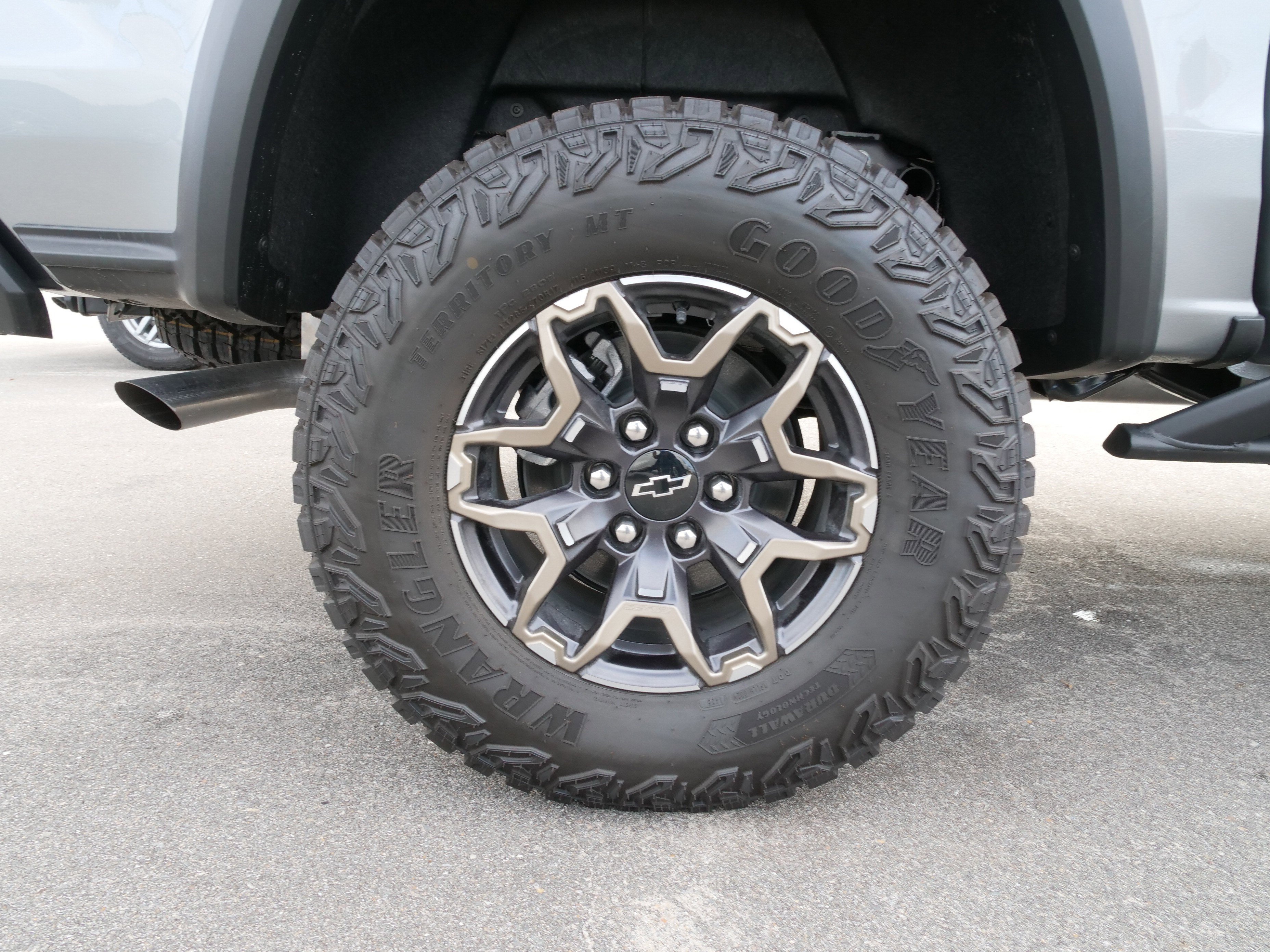 New 2025 Chevrolet Colorado ZR2 w/ Technology Package image 12