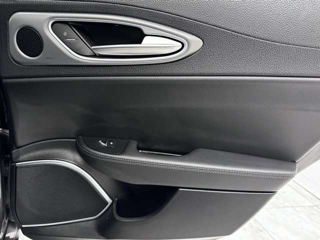 Used 2023 Alfa Romeo Giulia Veloce image 33