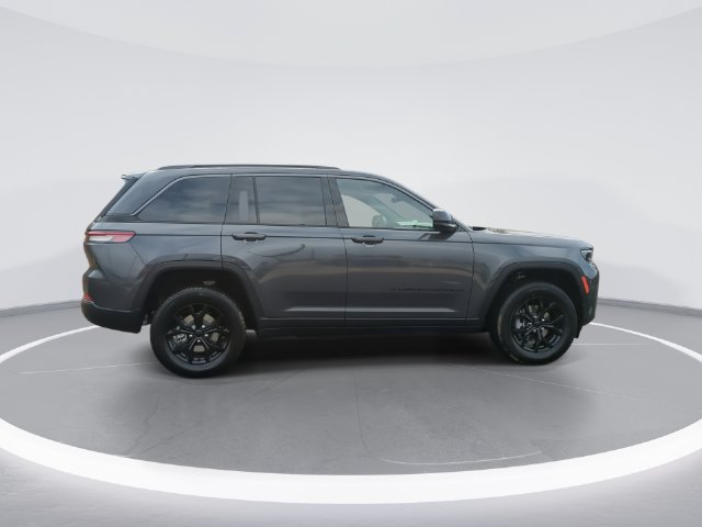 New 2026 Jeep Grand Cherokee Altitude RWD image 8