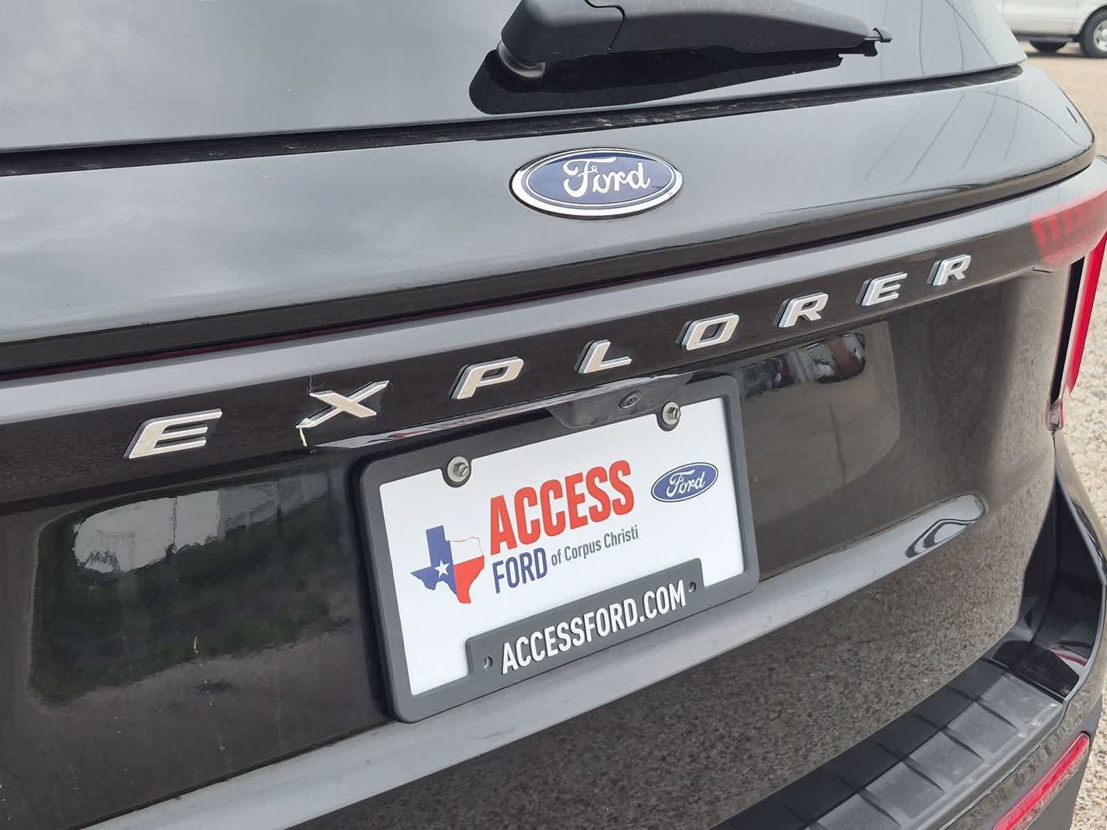 New 2025 Ford Explorer Active RWD image 31
