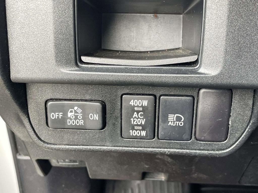 Used 2019 Toyota Tacoma Limited image 17