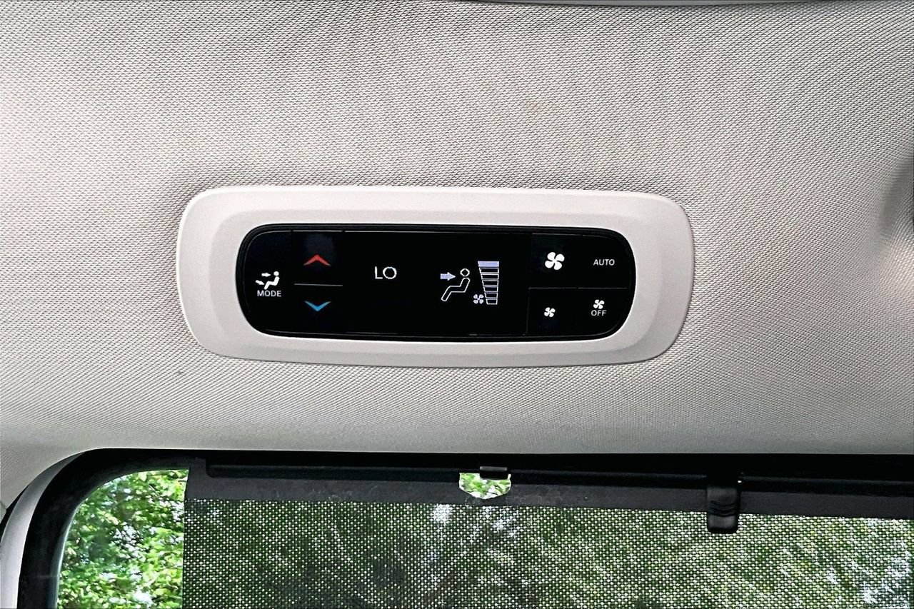 Certified 2023 Chrysler Pacifica Touring-L FWD image 15