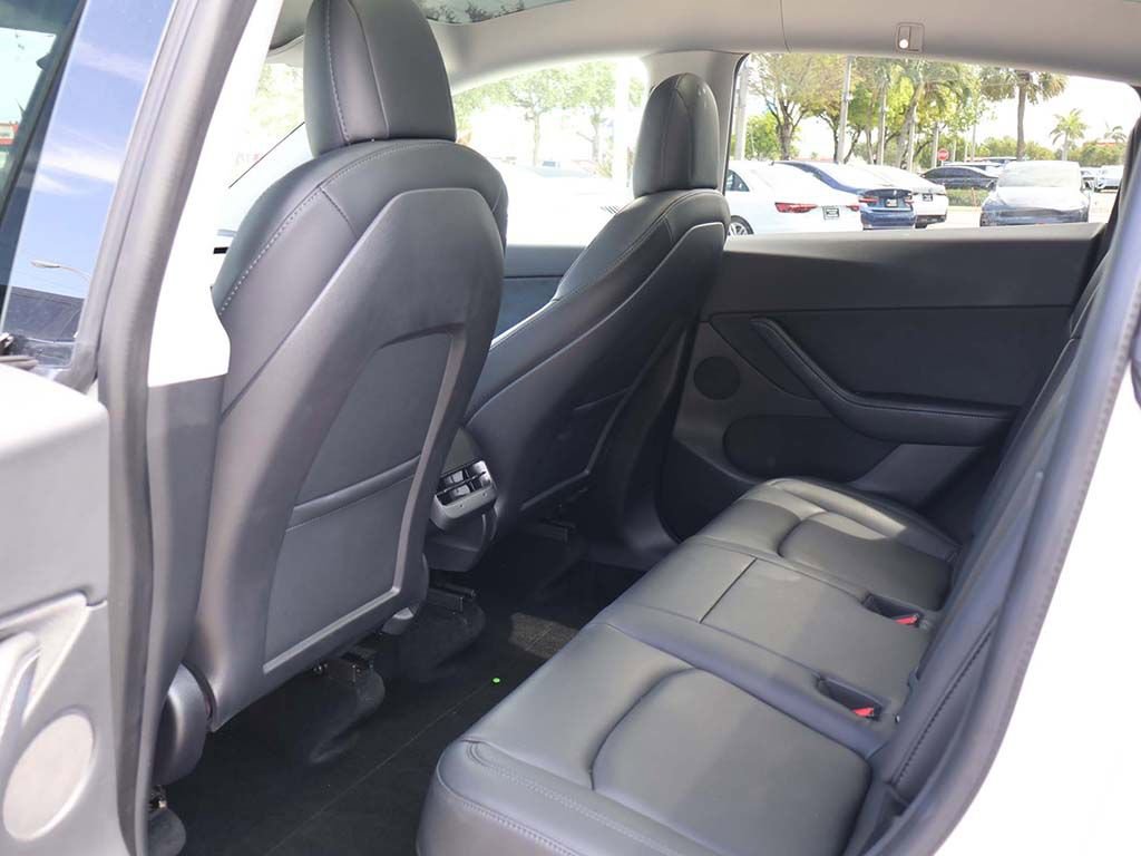 Used 2021 Tesla Model Y Long Range image 44