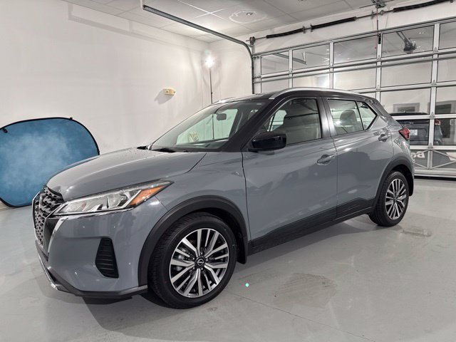 Used 2023 Nissan Kicks SV FWD image 3