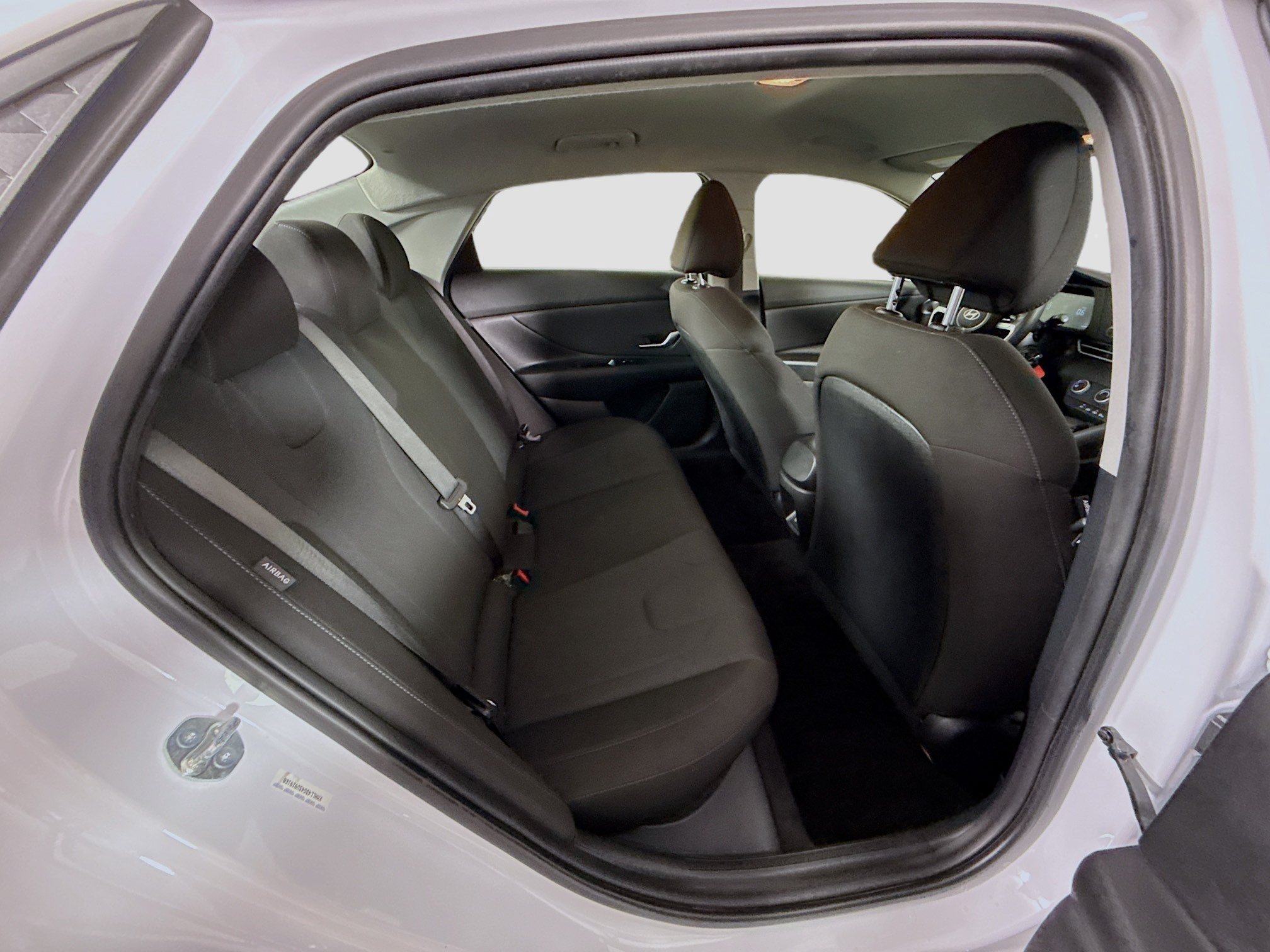Used 2025 Hyundai Elantra SE FWD image 26