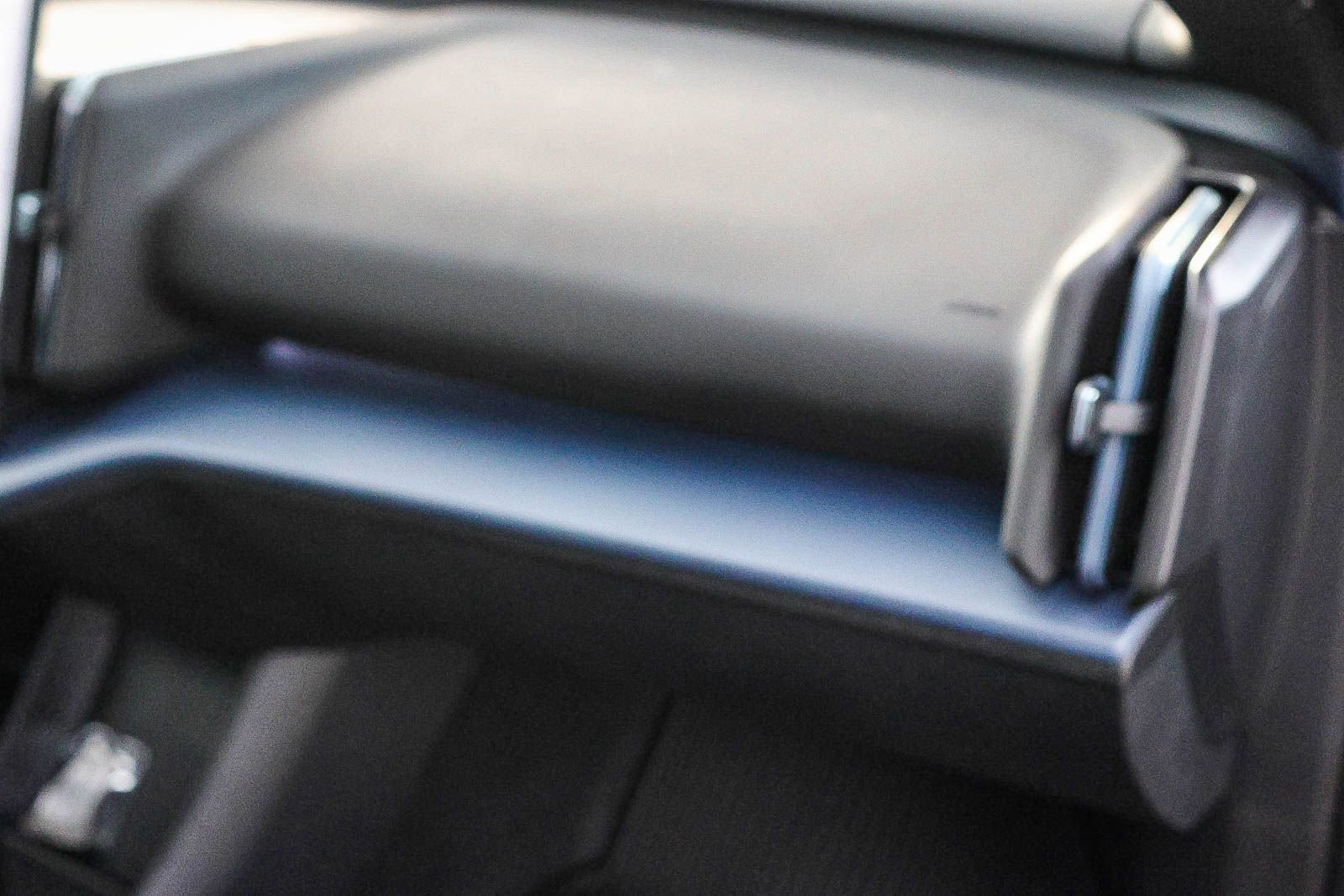 New 2026 Volvo EX30 Plus w/ Protection Package image 17