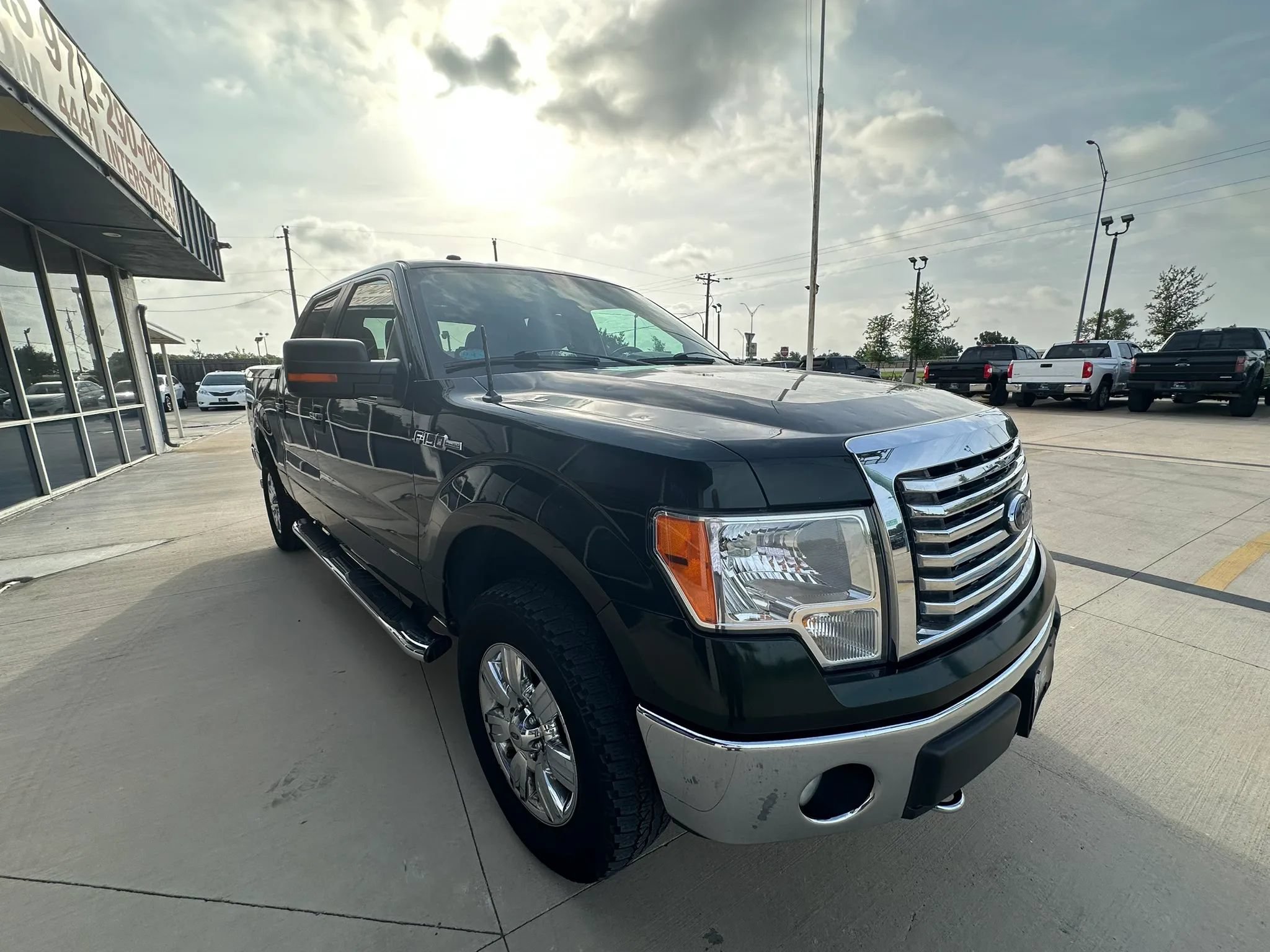 Used 2012 Ford F150 XLT w/ XLT Chrome Pkg AWD/4WD image 7