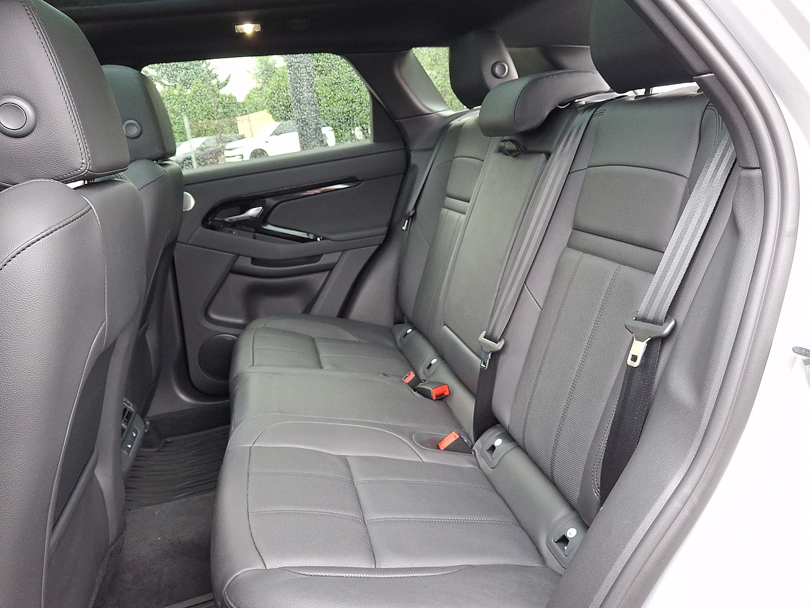 Certified 2026 Land Rover Range Rover Evoque Dynamic SE AWD/4WD image 19
